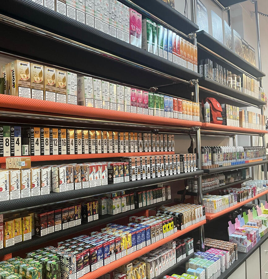 Scaffale liquidi per sigarette elettroniche - Emporio Vapori Sansepolcro